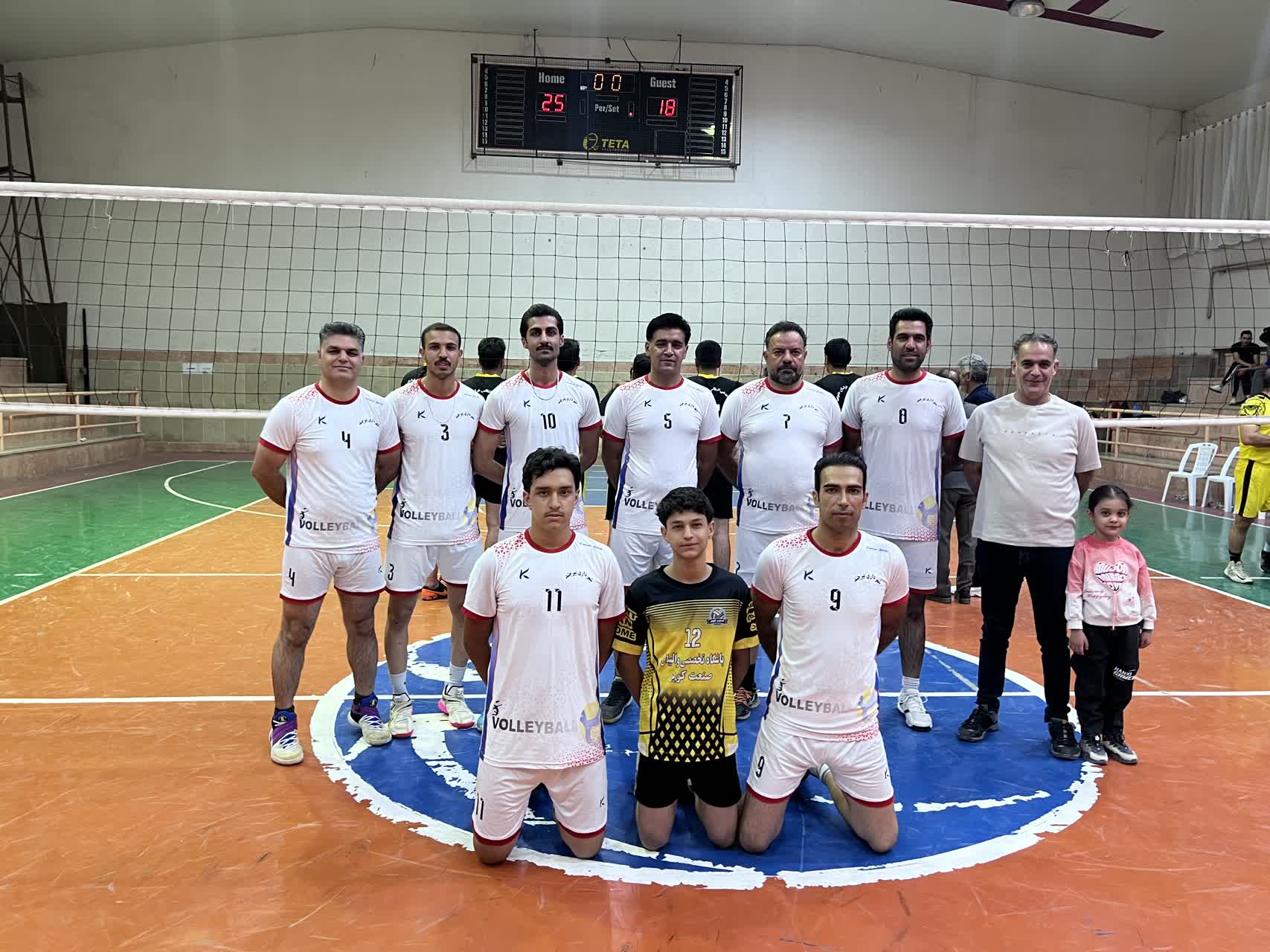 نایب قهرمانی تیم والیبال کارکنان شهرداری بیرجند در مسابقات گرامیداشت هفته تربیت بدنی  کارکنان ادارات شهرستان